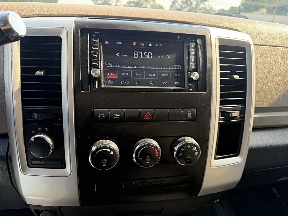 Dodge Ram 2500 Crew Cab photo 37