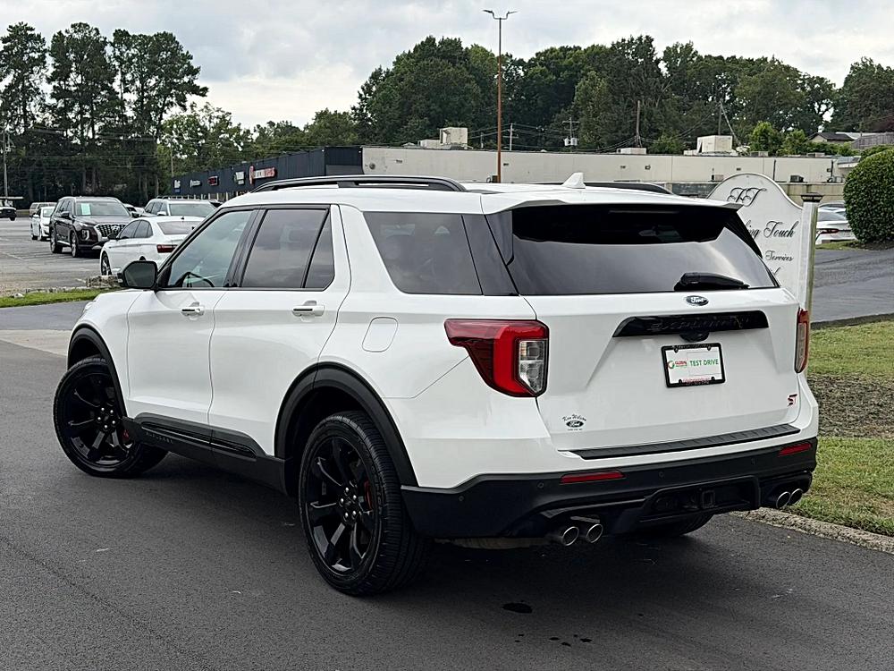 Ford Explorer photo 12