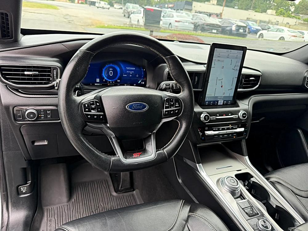 Ford Explorer photo 15