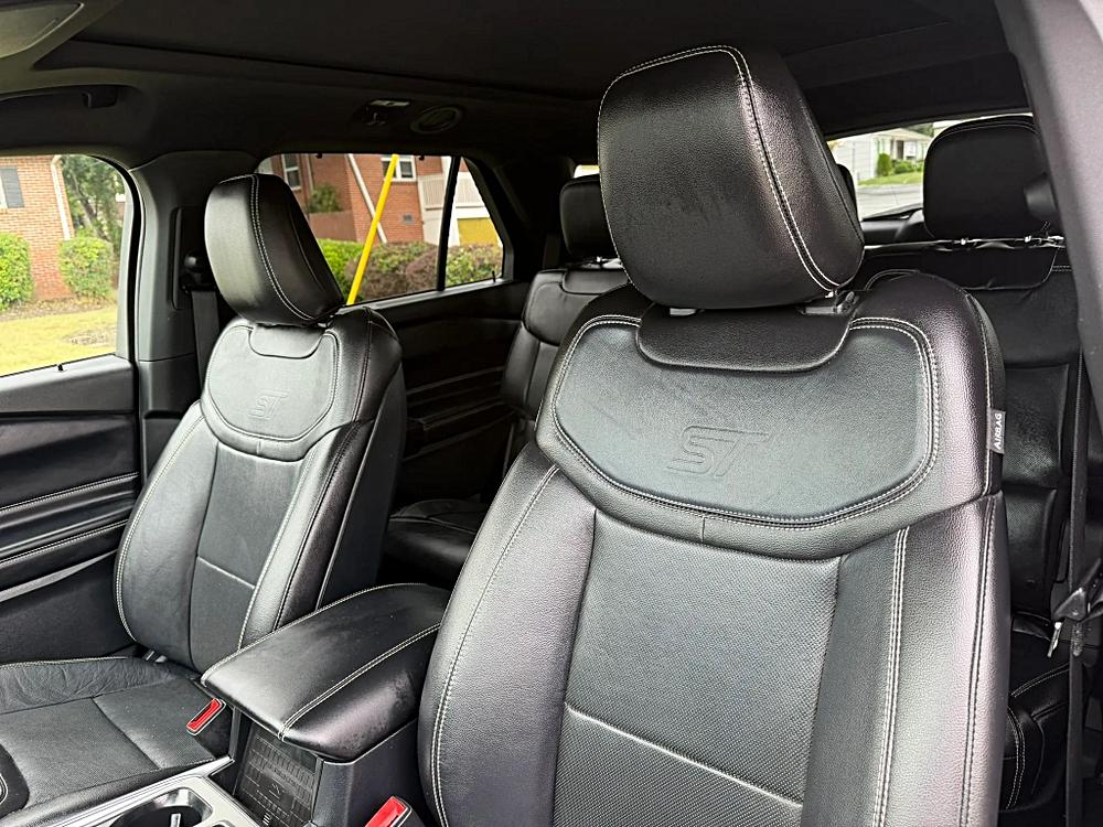Ford Explorer photo 16