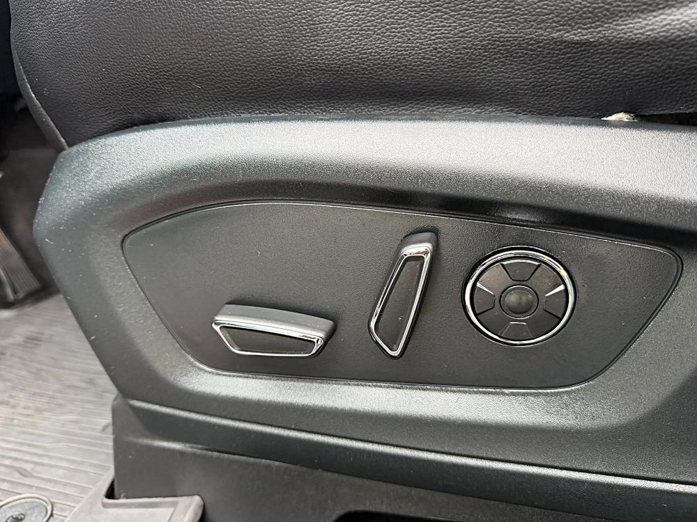 Ford Explorer photo 17