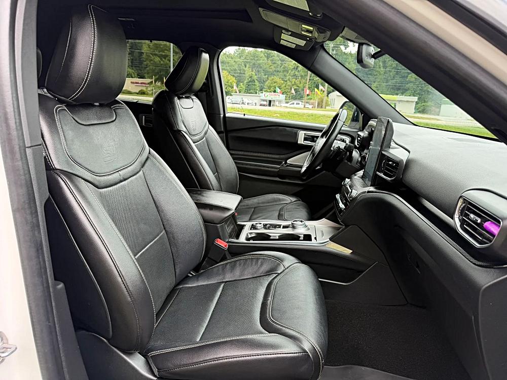 Ford Explorer photo 21