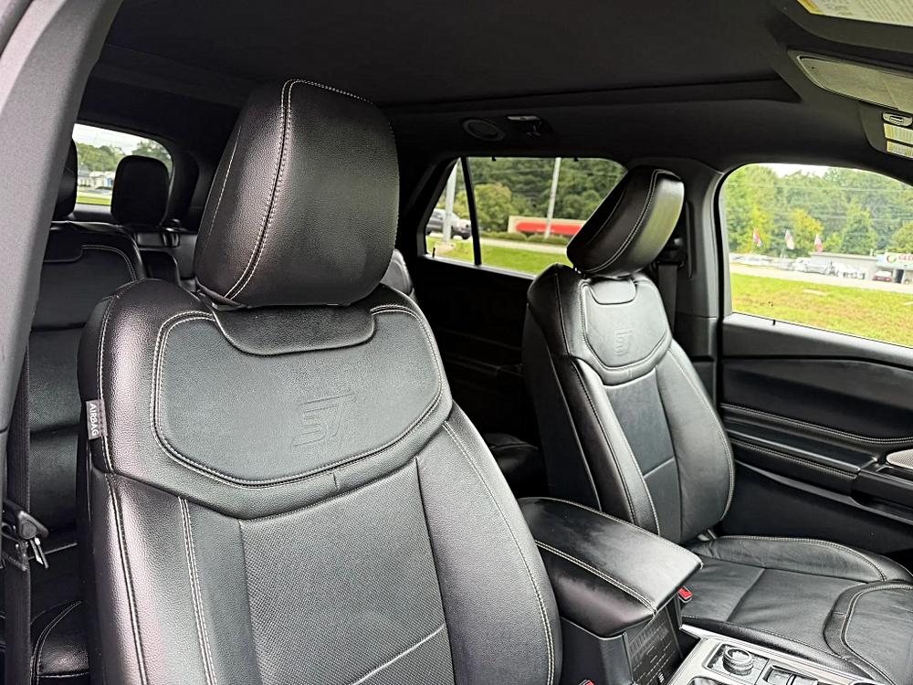 Ford Explorer photo 22