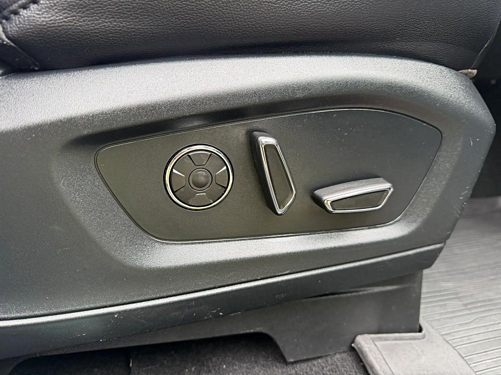 Ford Explorer photo 23