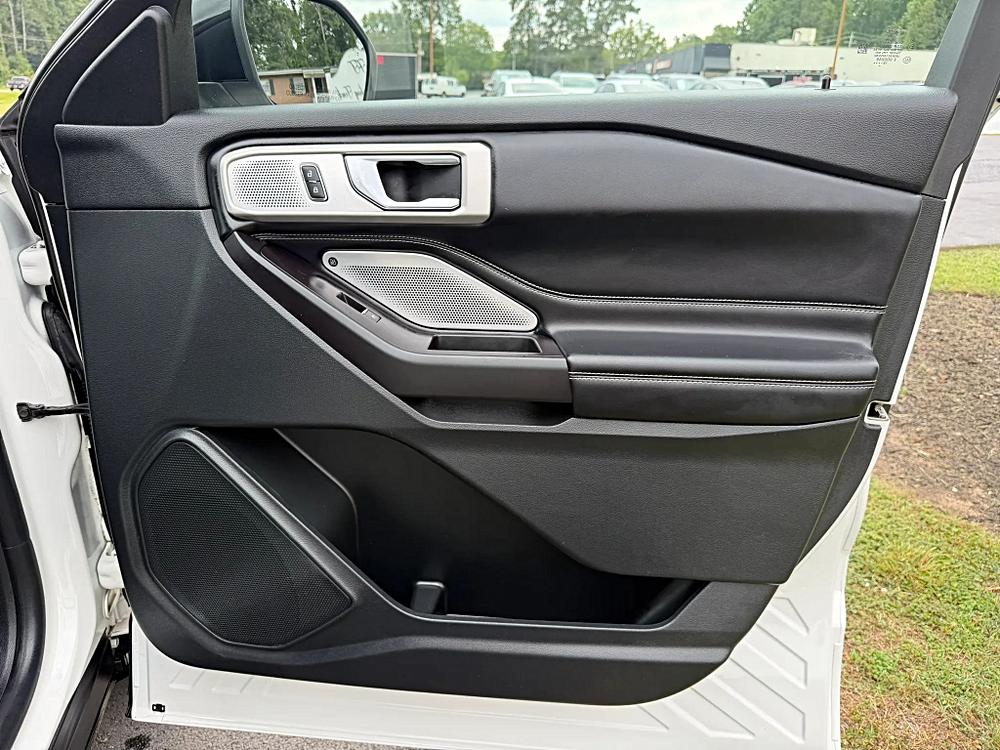 Ford Explorer photo 24