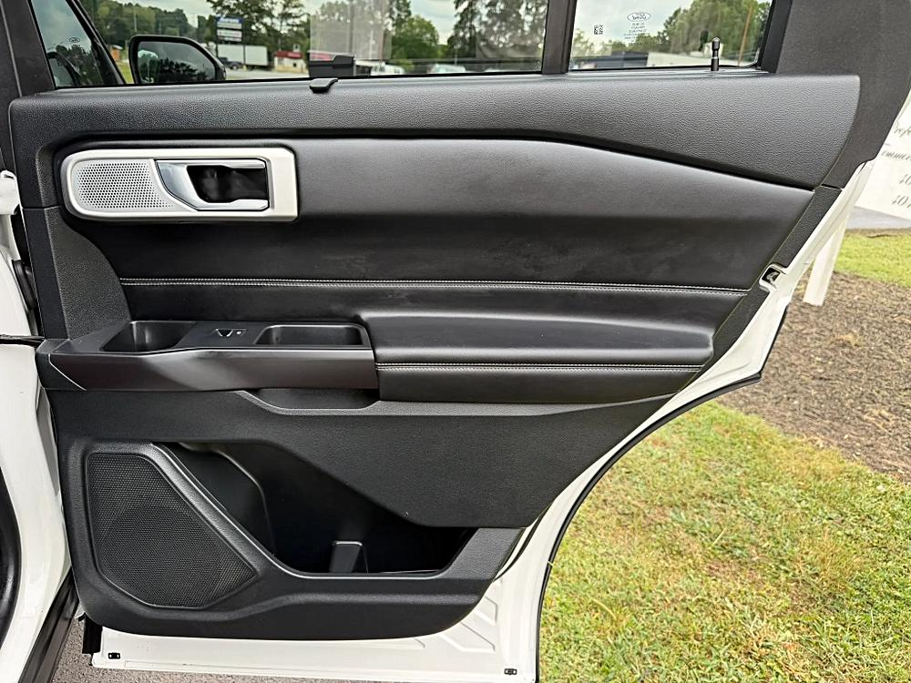 Ford Explorer photo 40