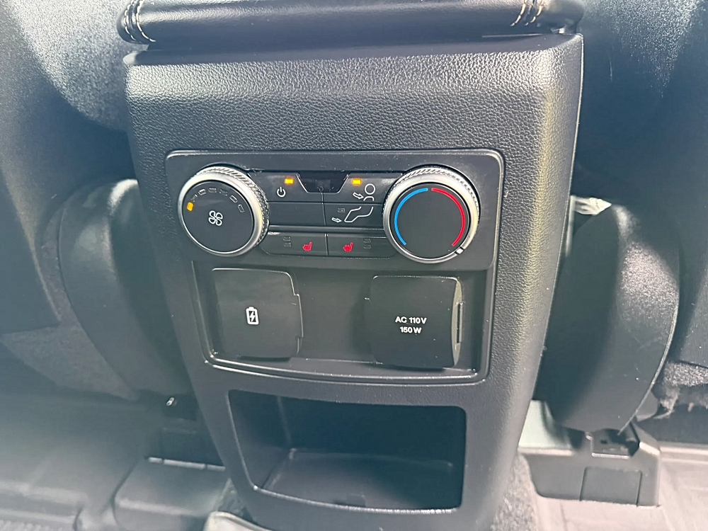 Ford Explorer photo 41