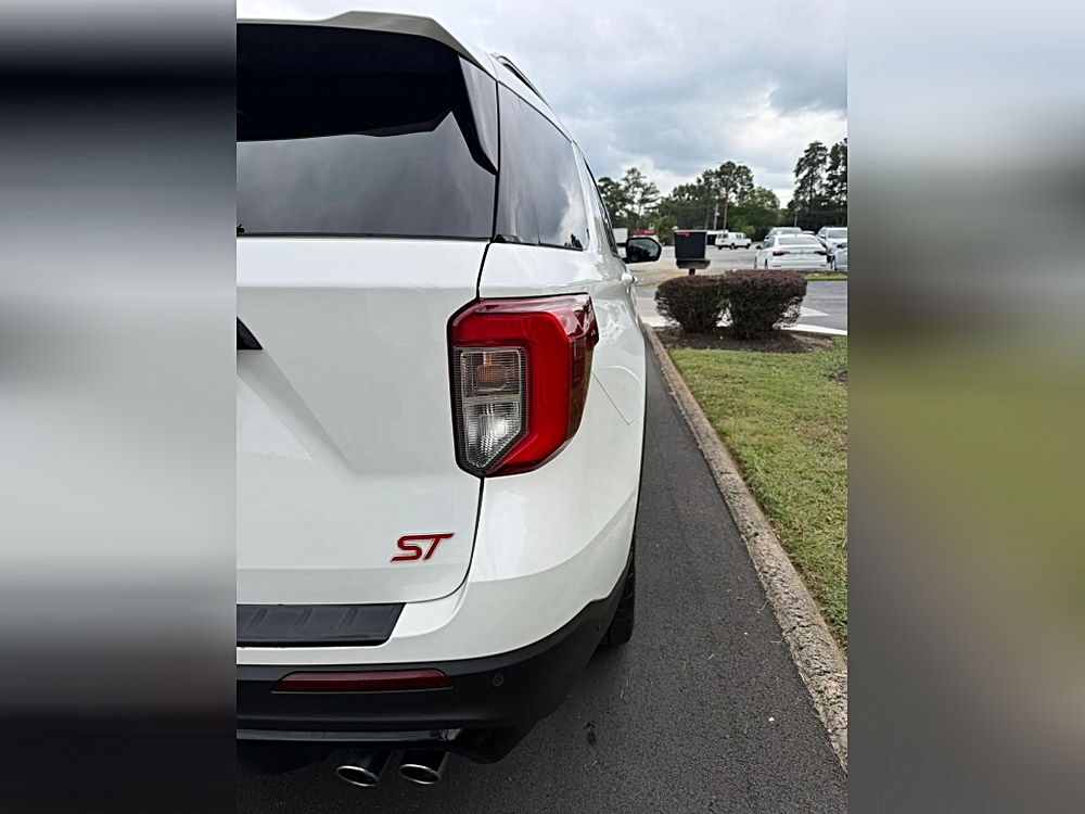 Ford Explorer photo 10