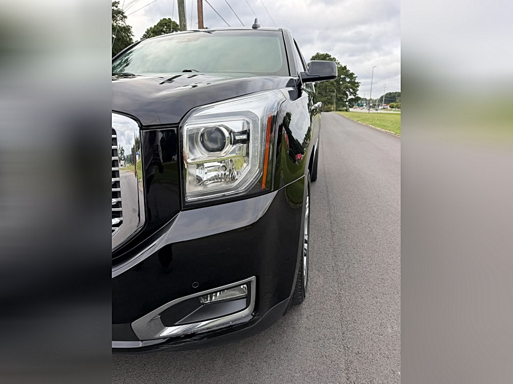 GMC Yukon photo 6