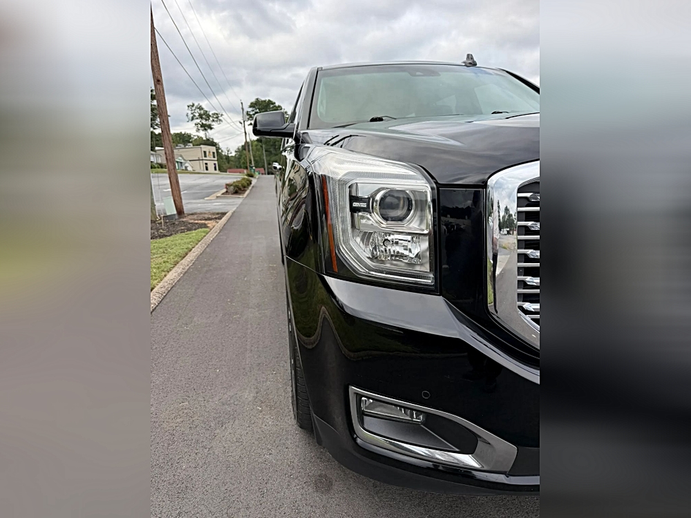 GMC Yukon photo 7