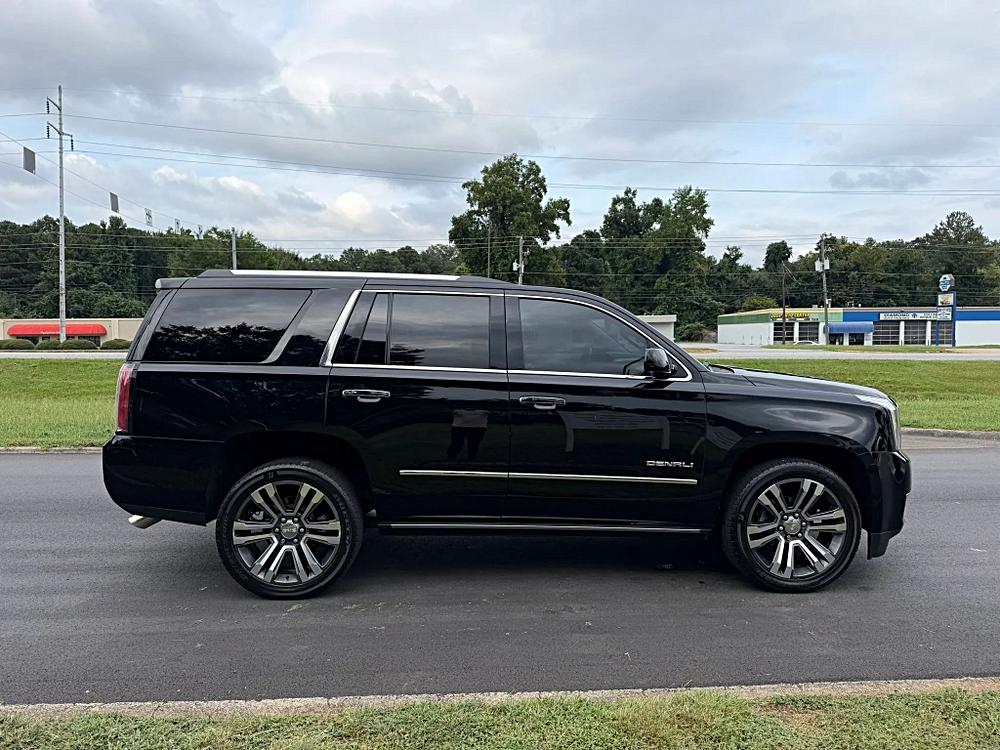 GMC Yukon photo 8