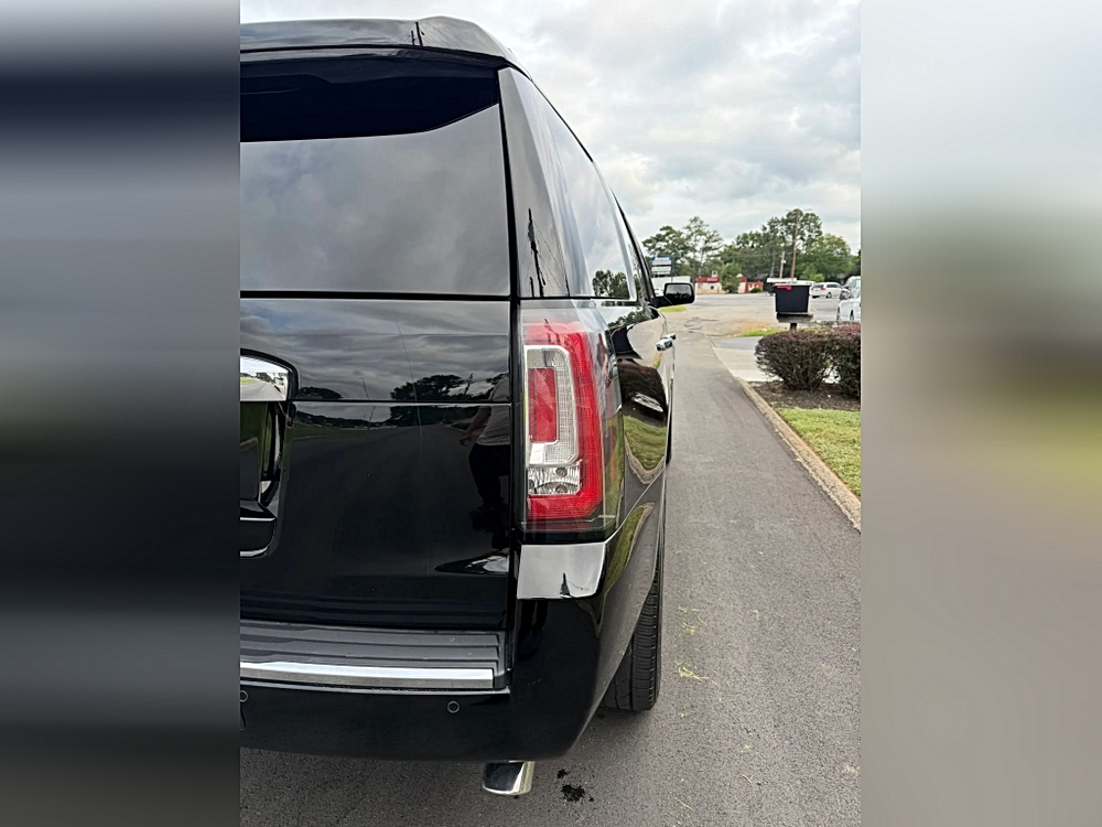 GMC Yukon photo 11