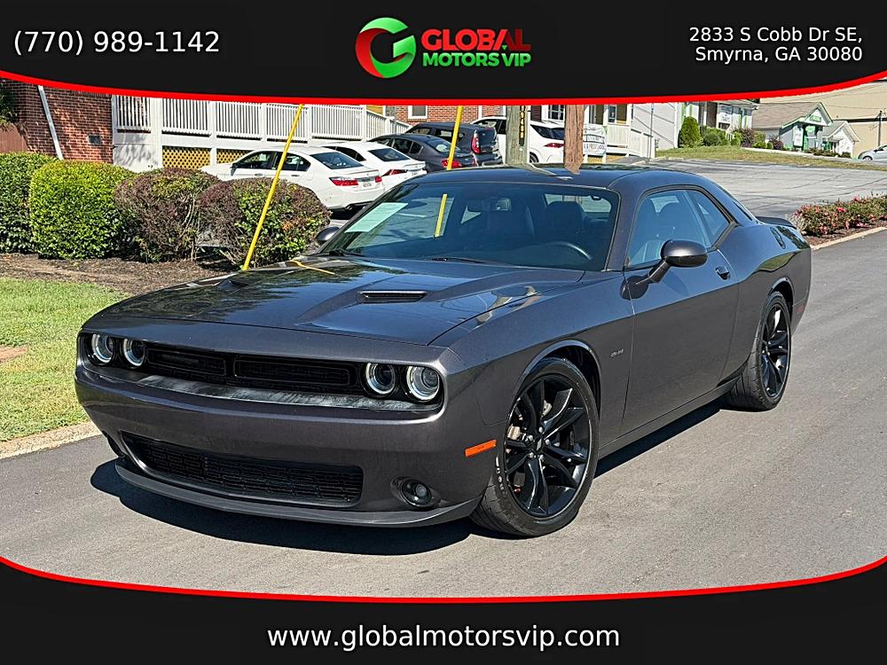 Dodge Challenger photo 2