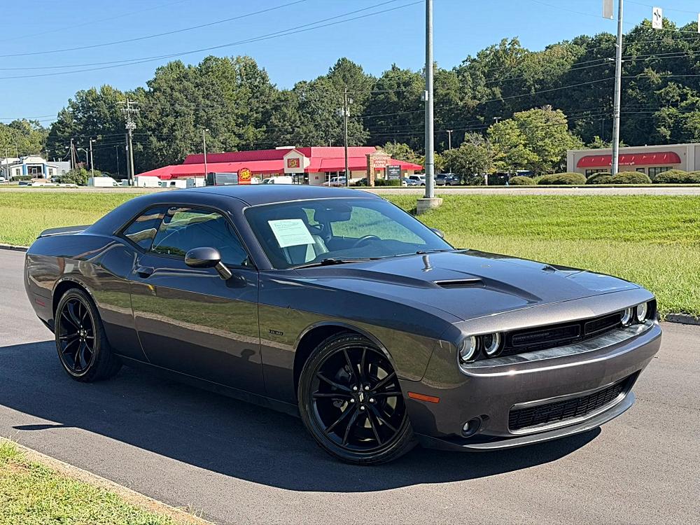 Dodge Challenger photo 4