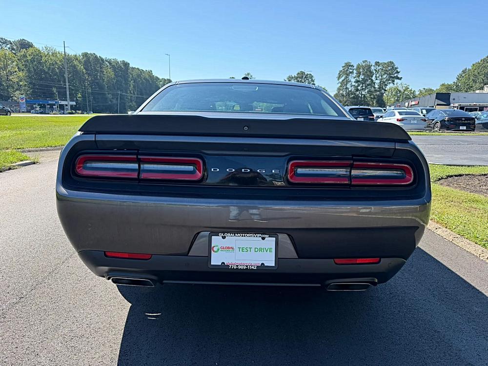Dodge Challenger photo 11