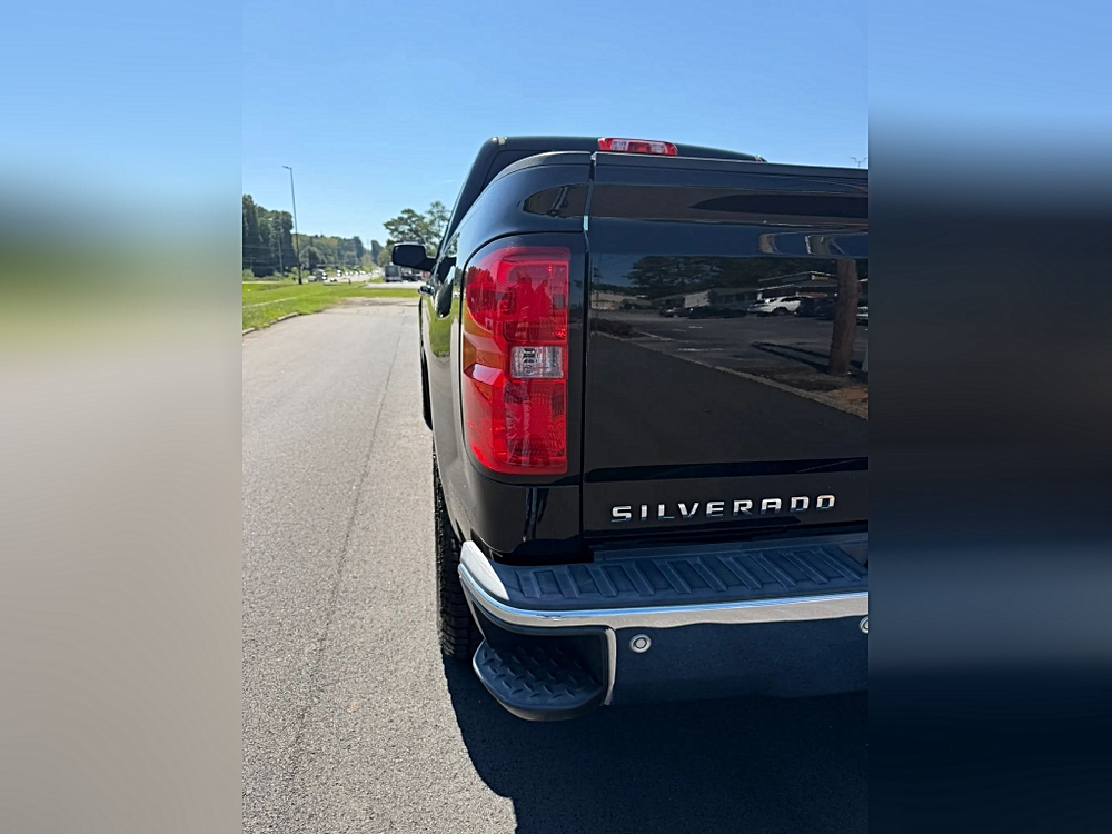 Chevrolet Silverado 1500 Crew Cab photo 12