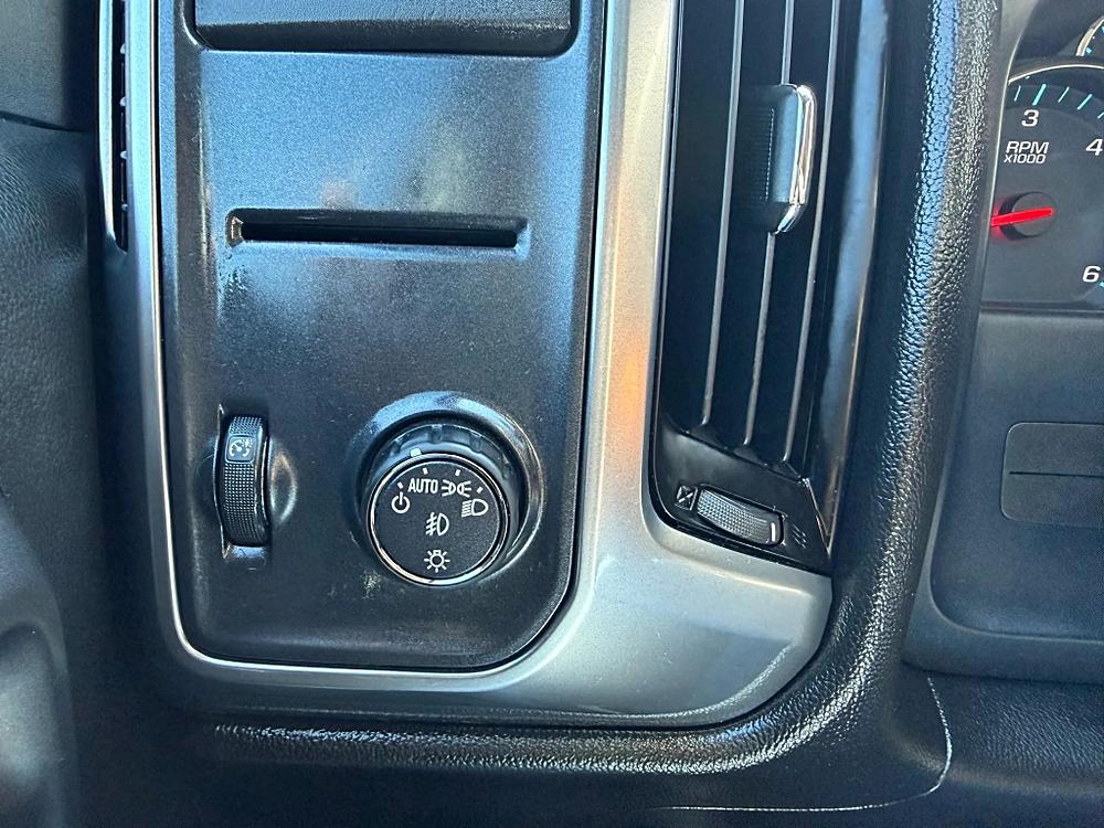 Chevrolet Silverado 1500 Crew Cab photo 36