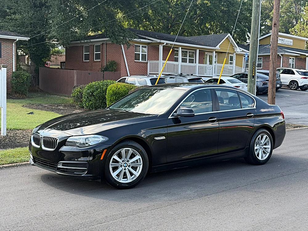 BMW 5 Series photo 3