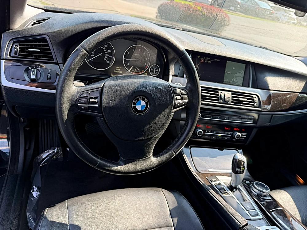 BMW 5 Series photo 16