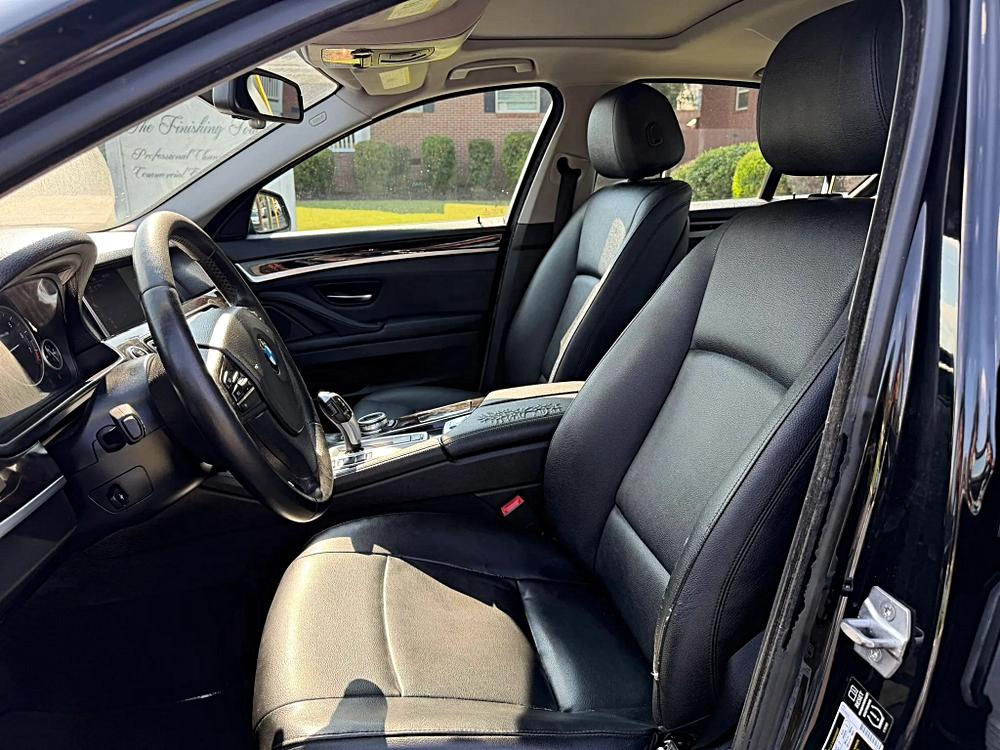 BMW 5 Series photo 17