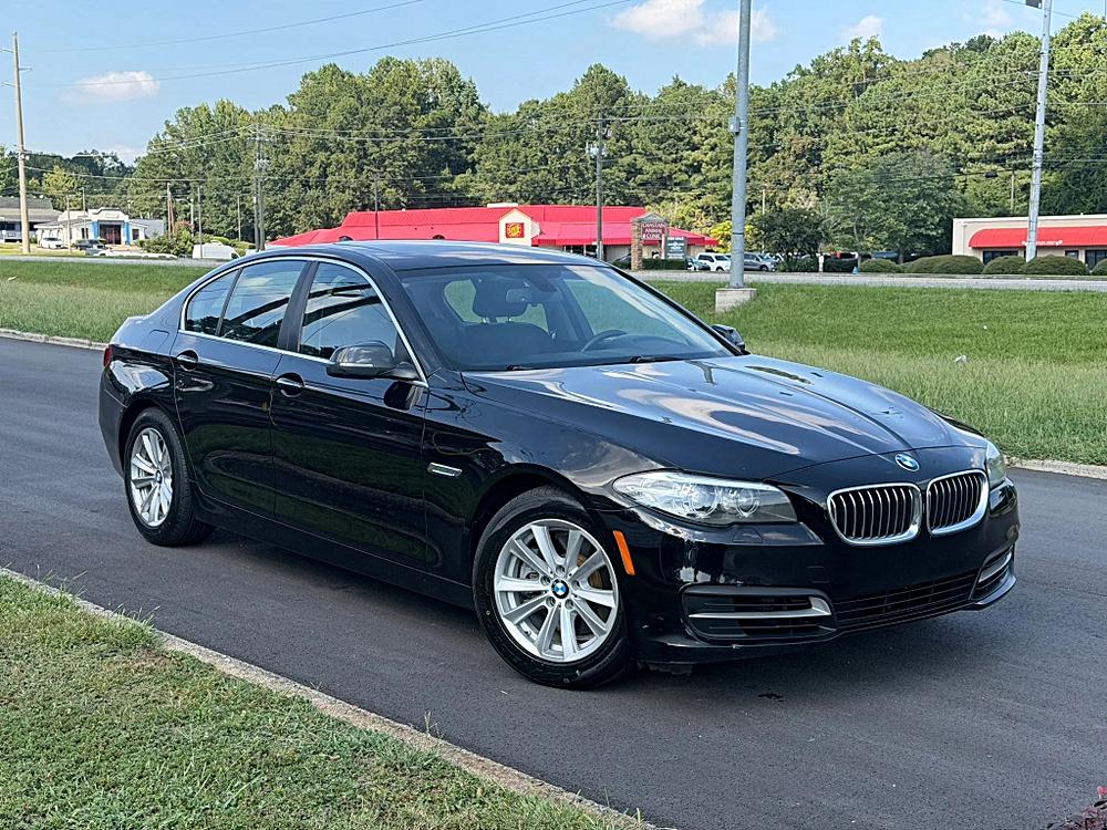 BMW 5 Series photo 4