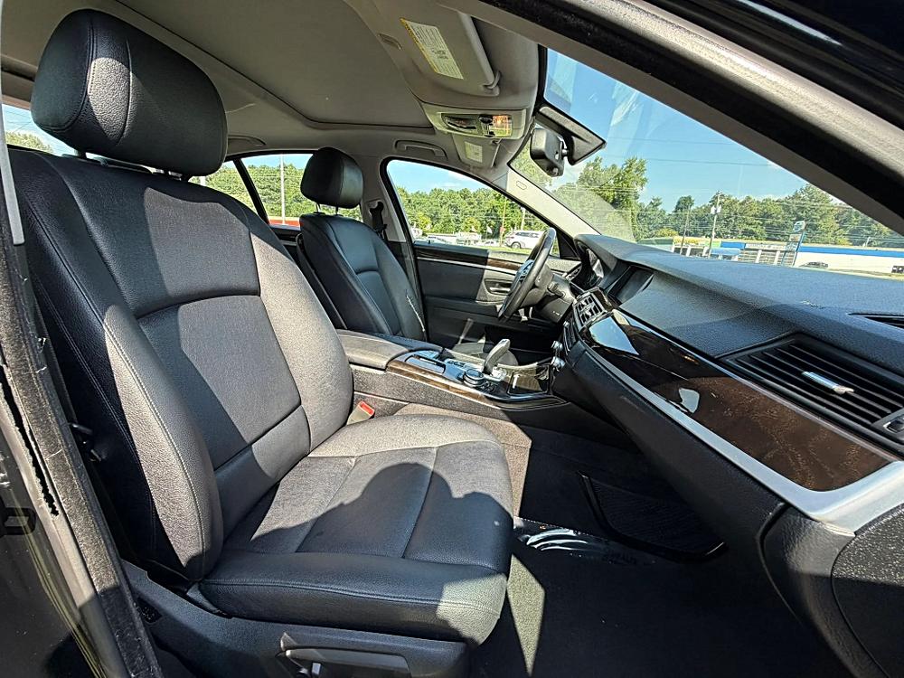 BMW 5 Series photo 22