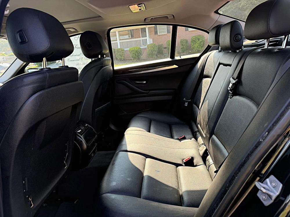 BMW 5 Series photo 34