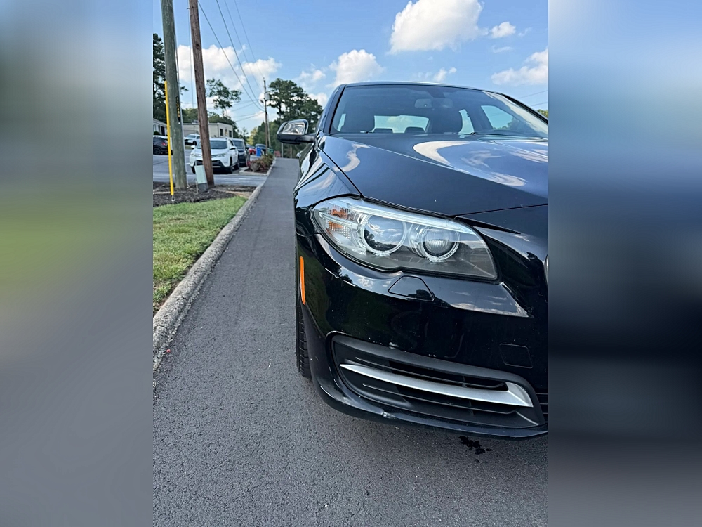 BMW 5 Series photo 6
