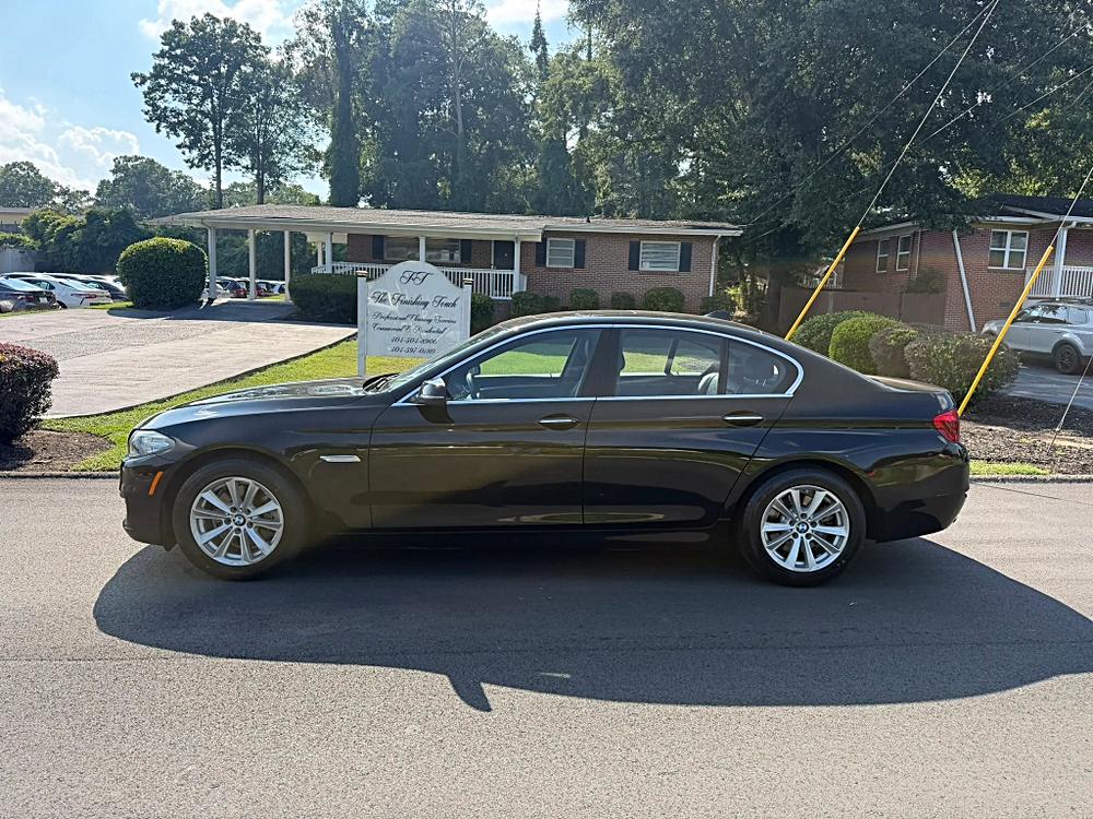 BMW 5 Series photo 10