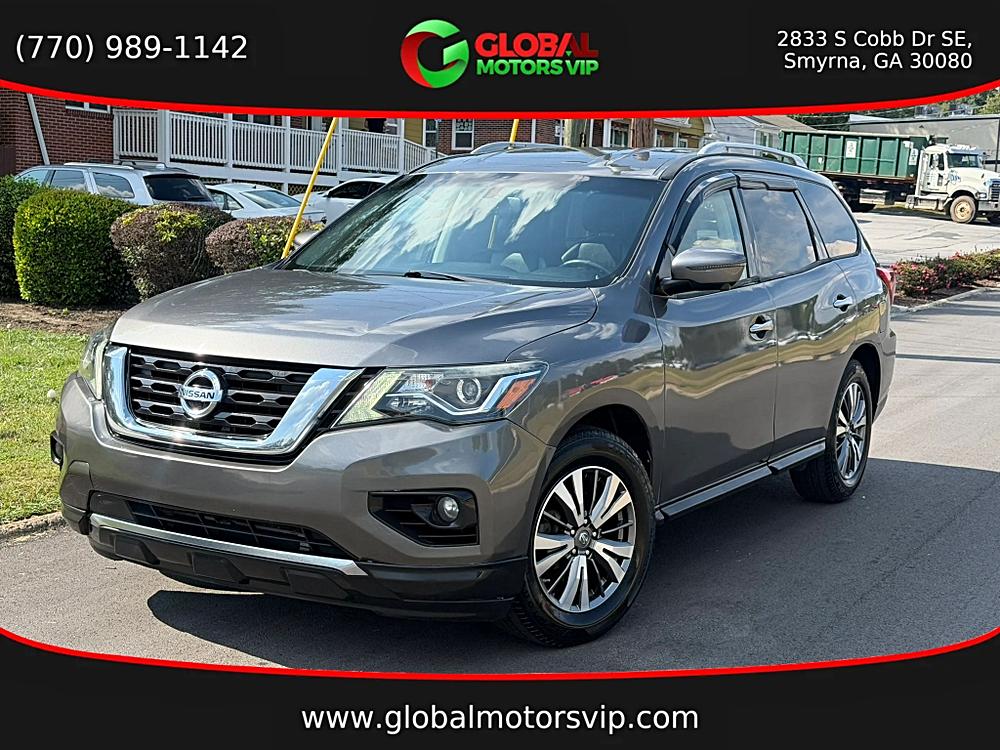 Nissan Pathfinder photo 2