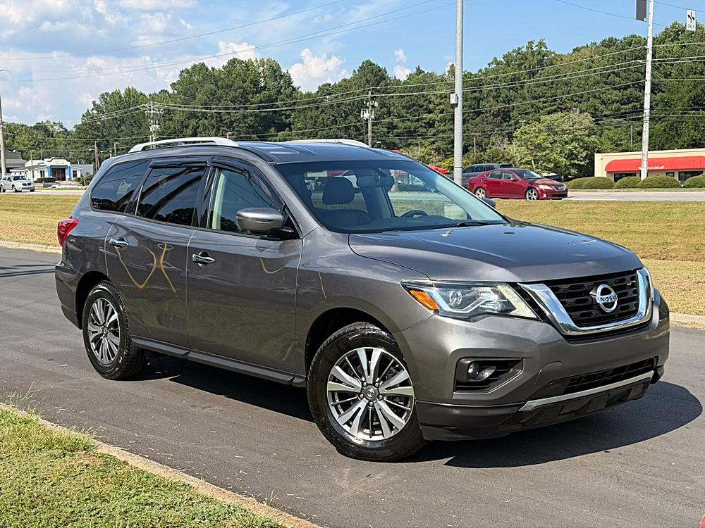 Nissan Pathfinder photo 4