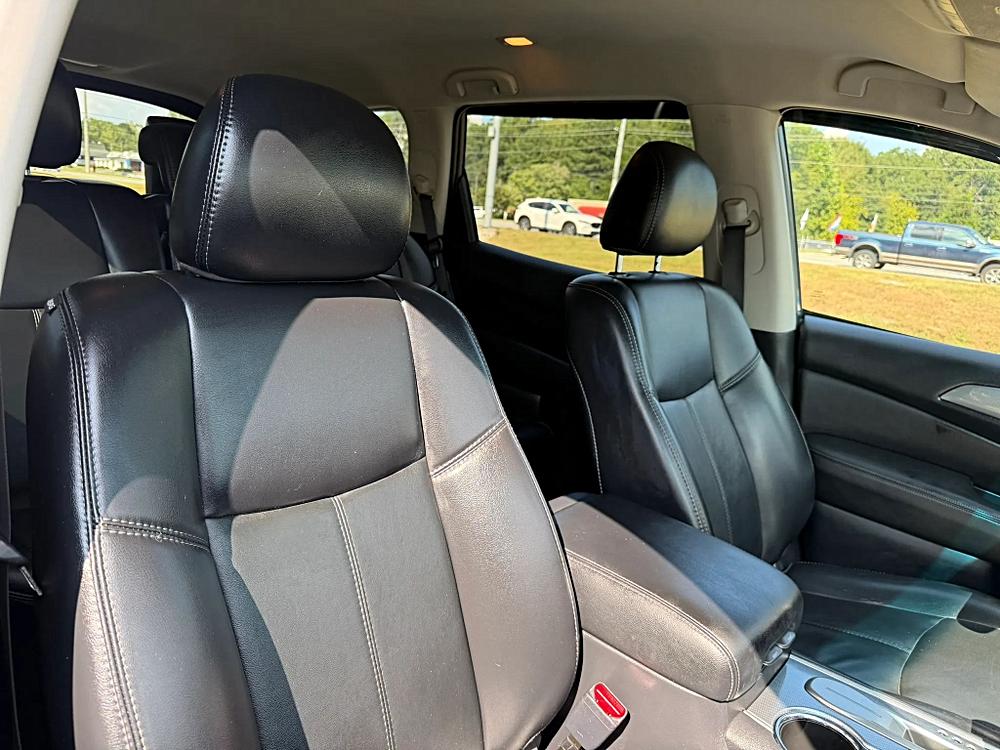 Nissan Pathfinder photo 24