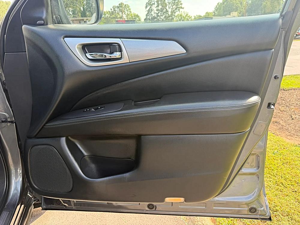 Nissan Pathfinder photo 26