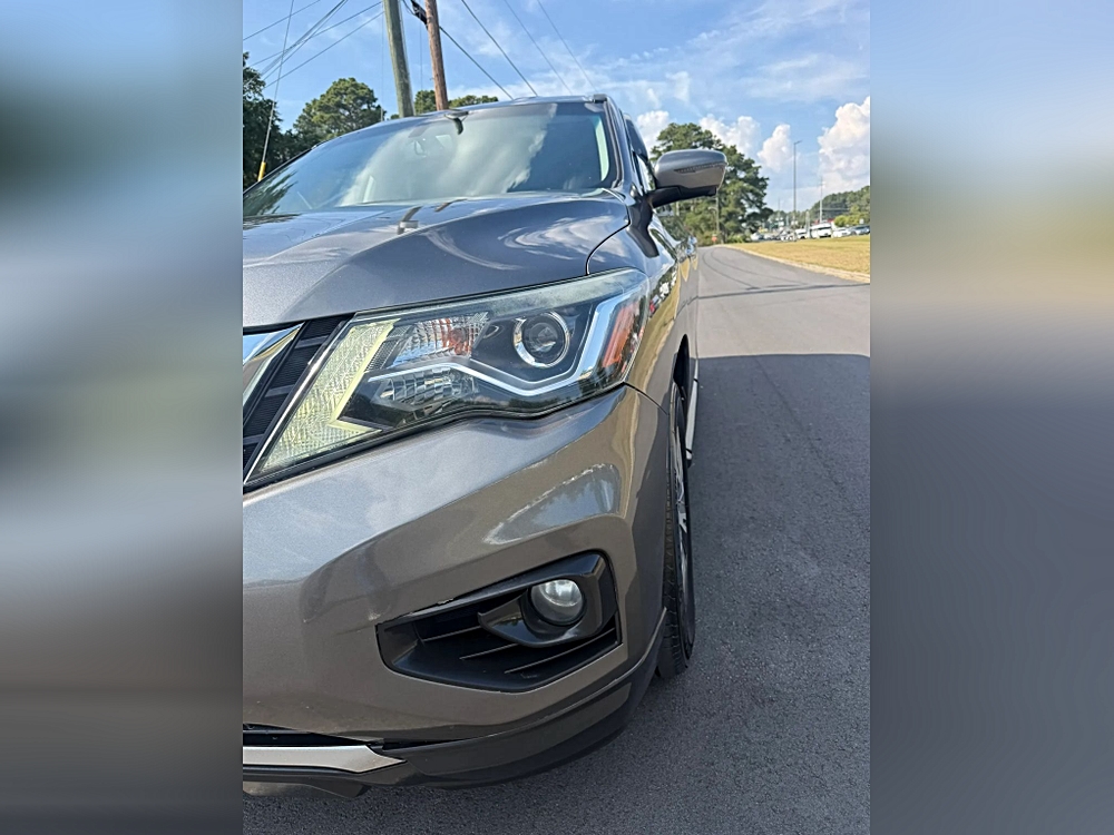 Nissan Pathfinder photo 6