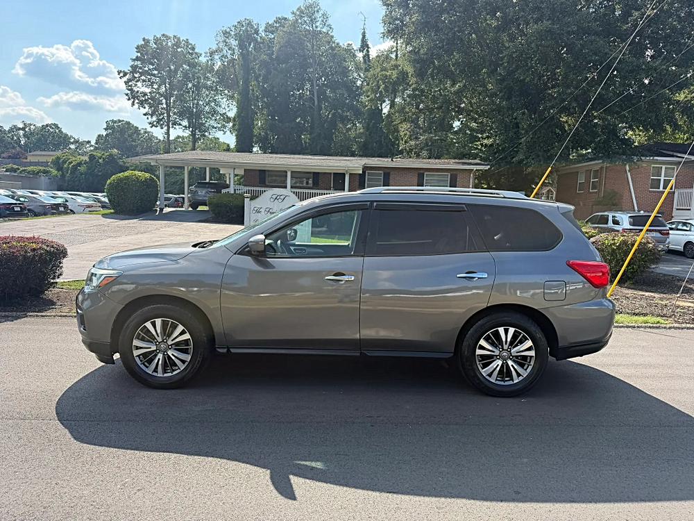 Nissan Pathfinder photo 9