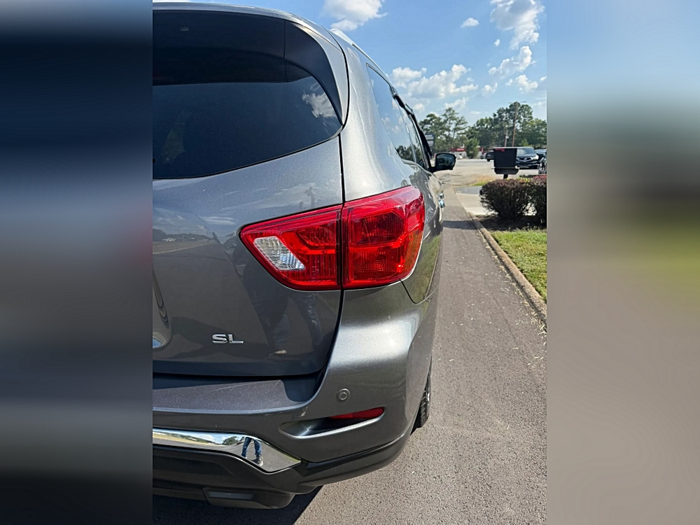 Nissan Pathfinder photo 11