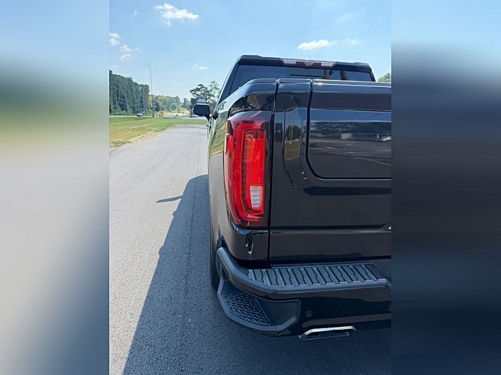 GMC Sierra photo 12