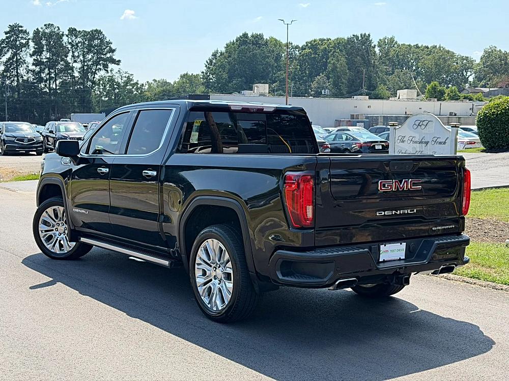 GMC Sierra photo 13