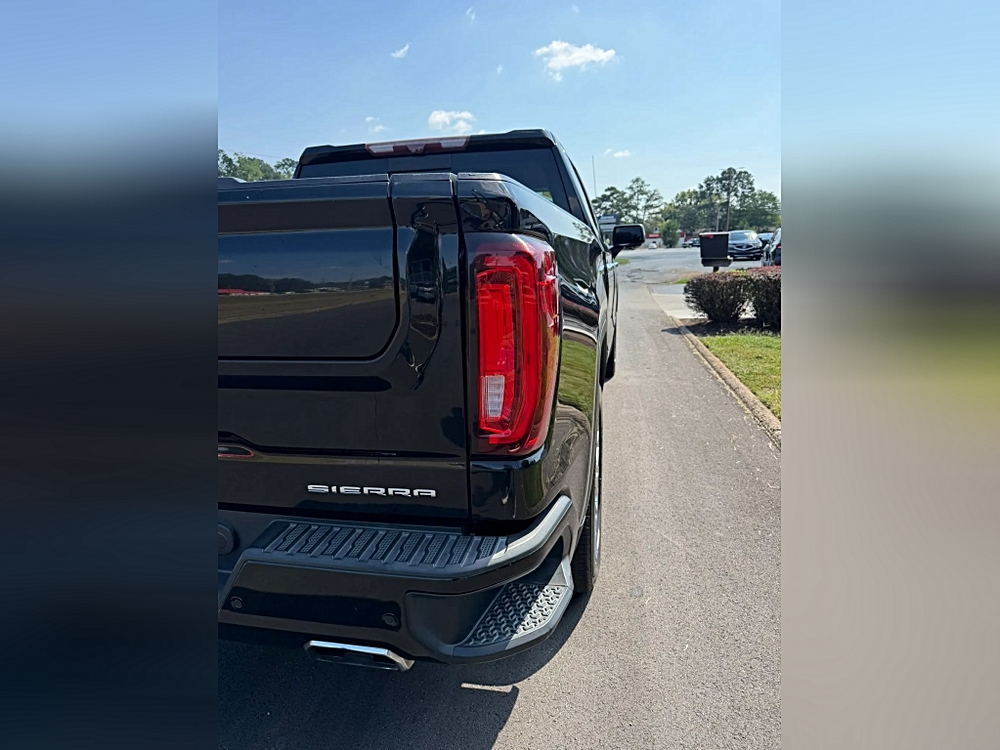 GMC Sierra photo 11