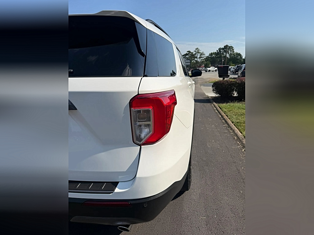 Ford Explorer photo 12