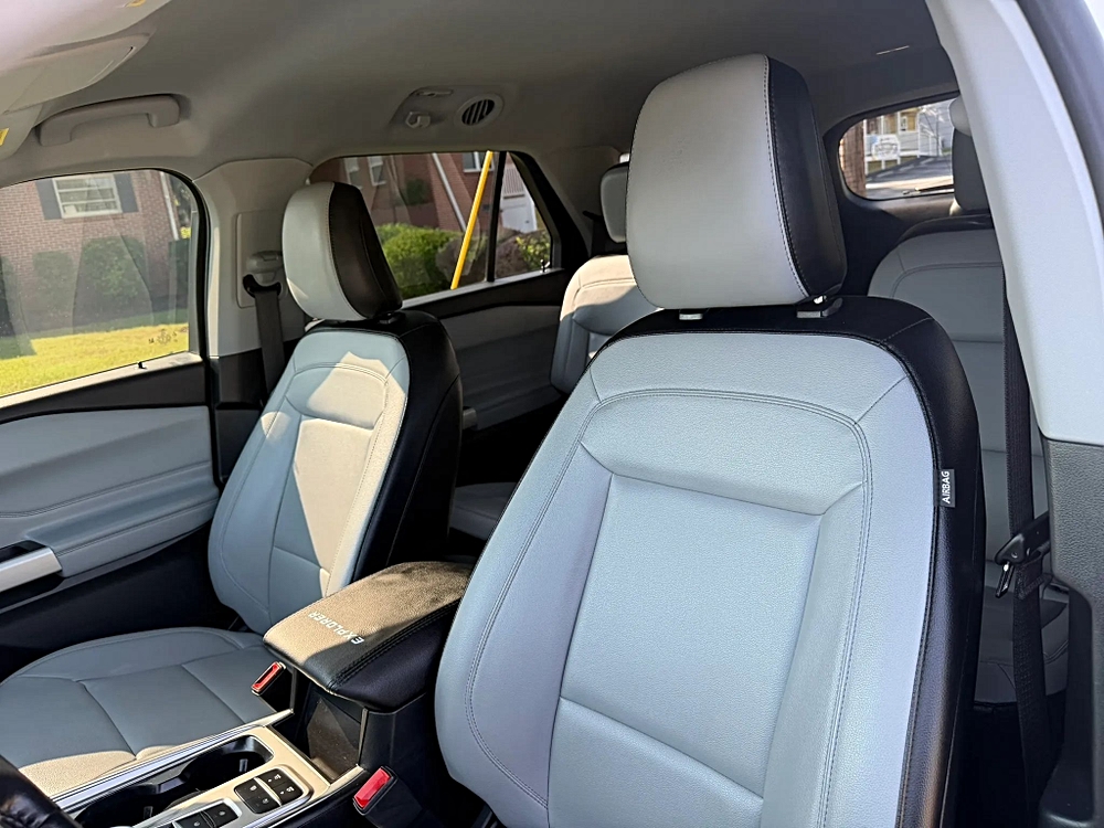 Ford Explorer photo 19