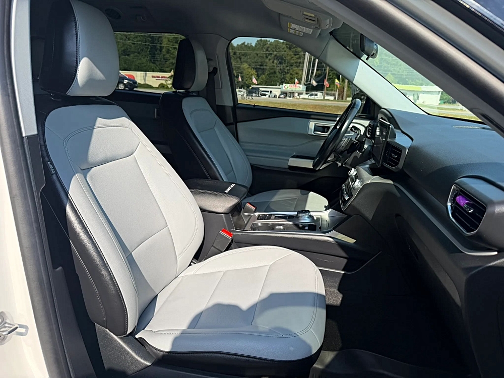 Ford Explorer photo 24