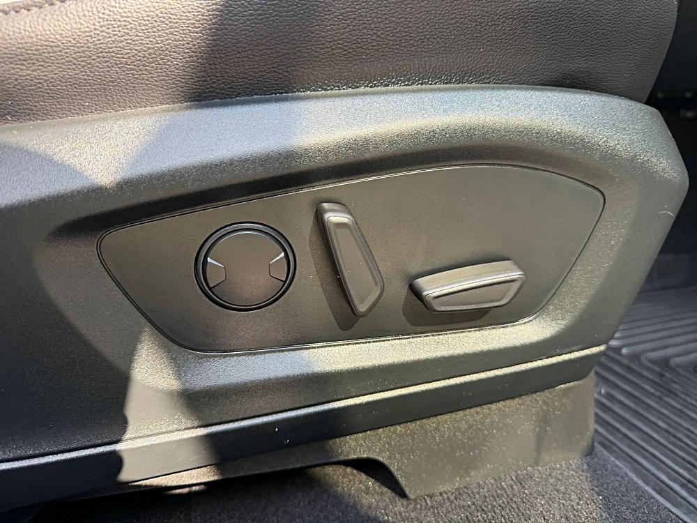 Ford Explorer photo 25