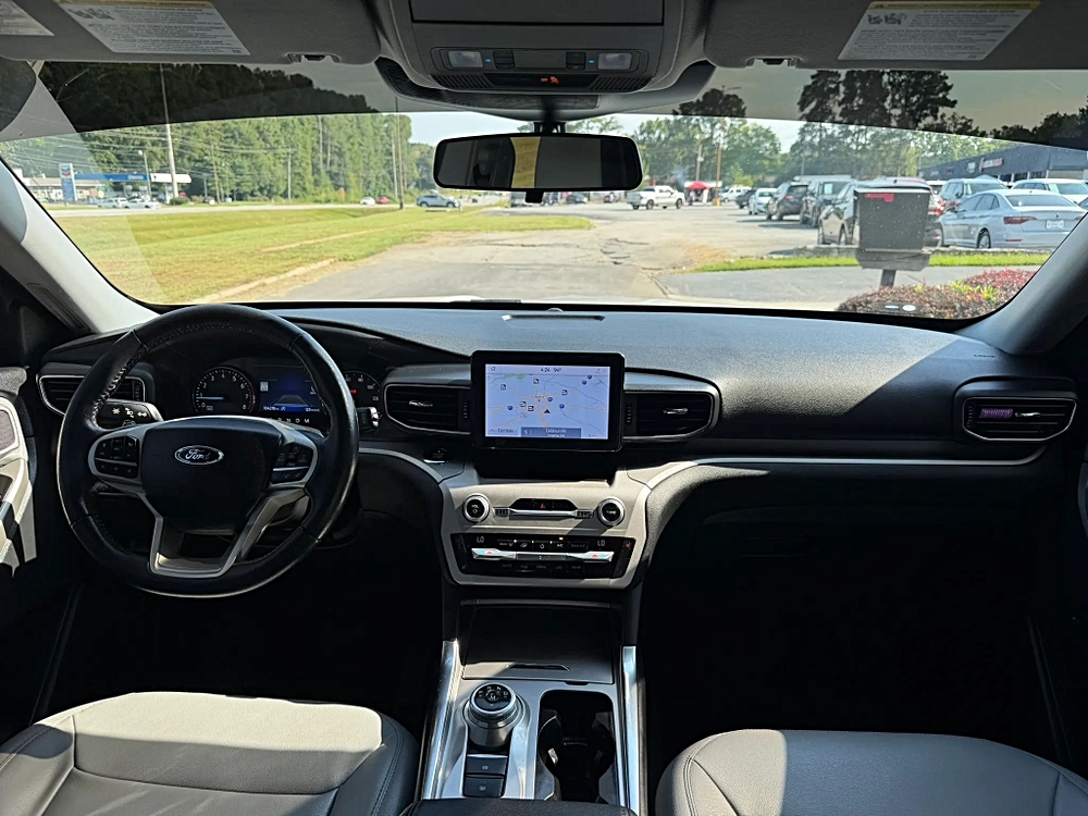 Ford Explorer photo 27
