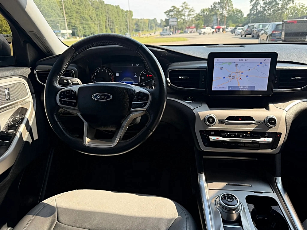 Ford Explorer photo 28