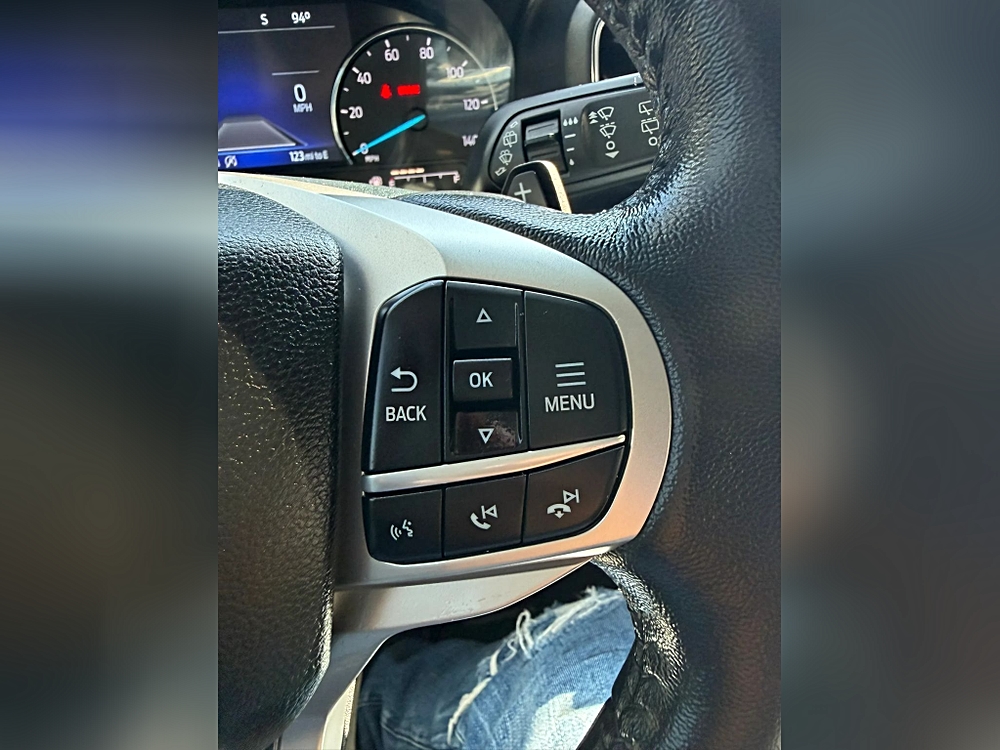 Ford Explorer photo 31