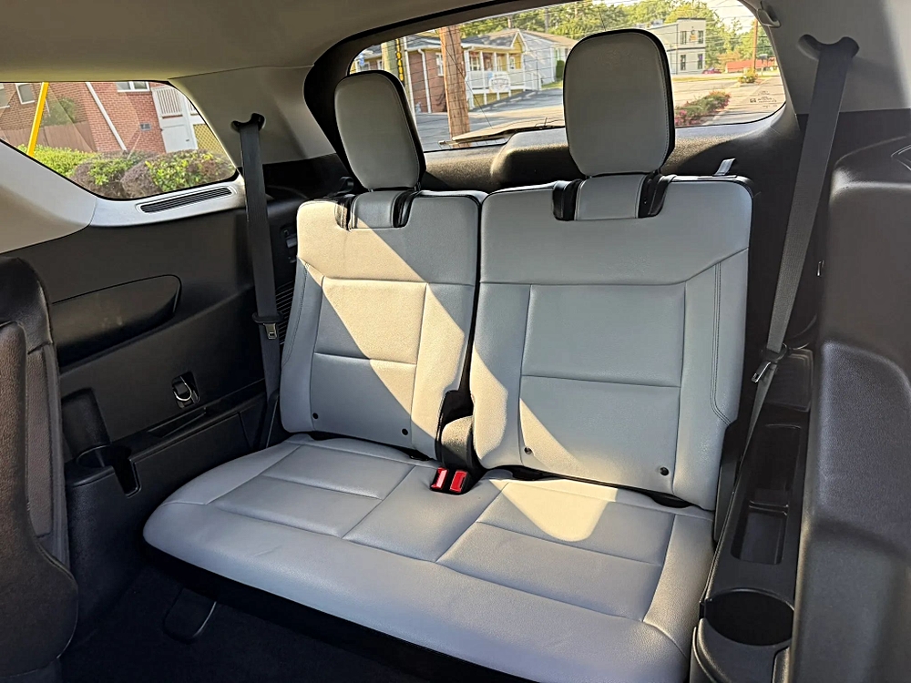 Ford Explorer photo 39