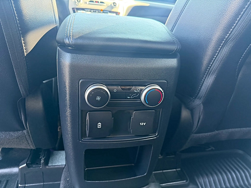 Ford Explorer photo 41