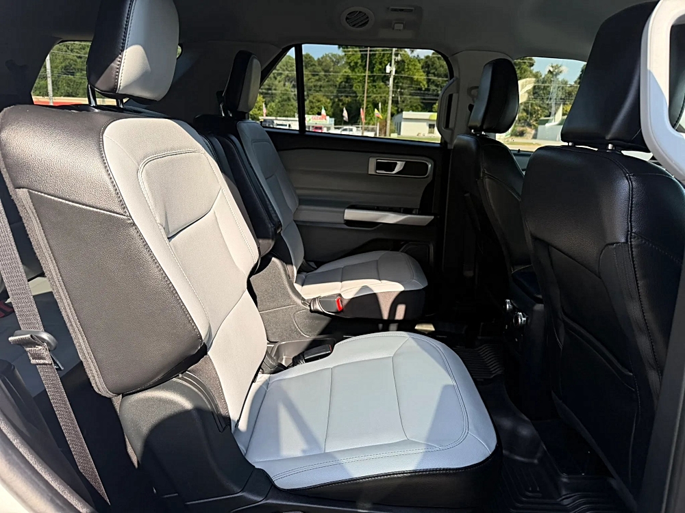 Ford Explorer photo 42