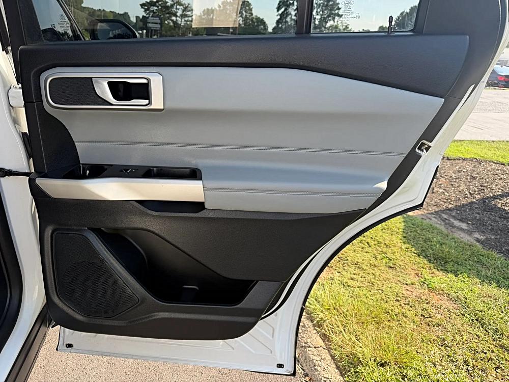 Ford Explorer photo 44